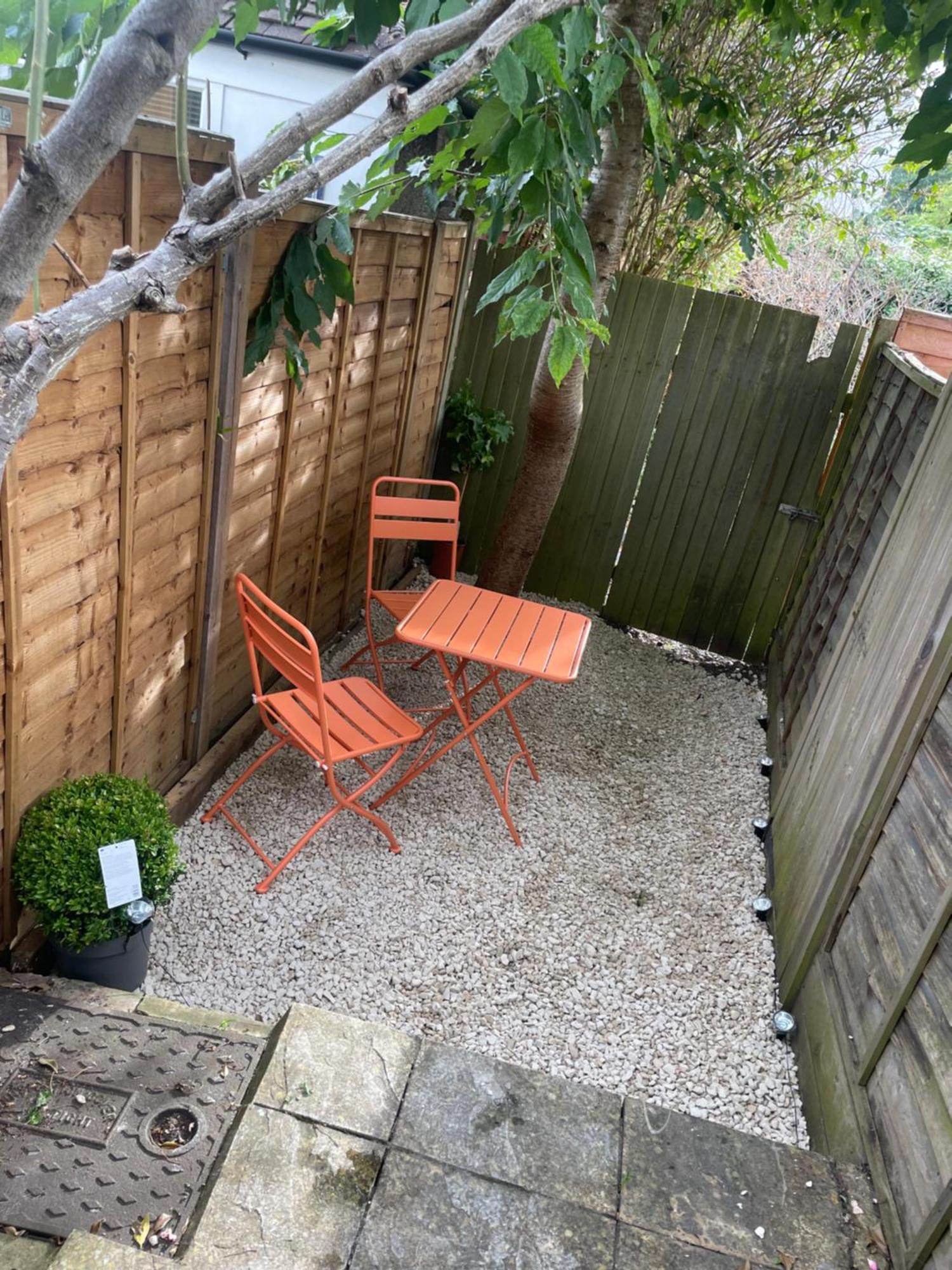 Super Convenient For Central London - Large 2 Double Bed Apartment 30 Seconds Walk To Platform Train Station And 19 Mins To London Waterloo Dış mekan fotoğraf